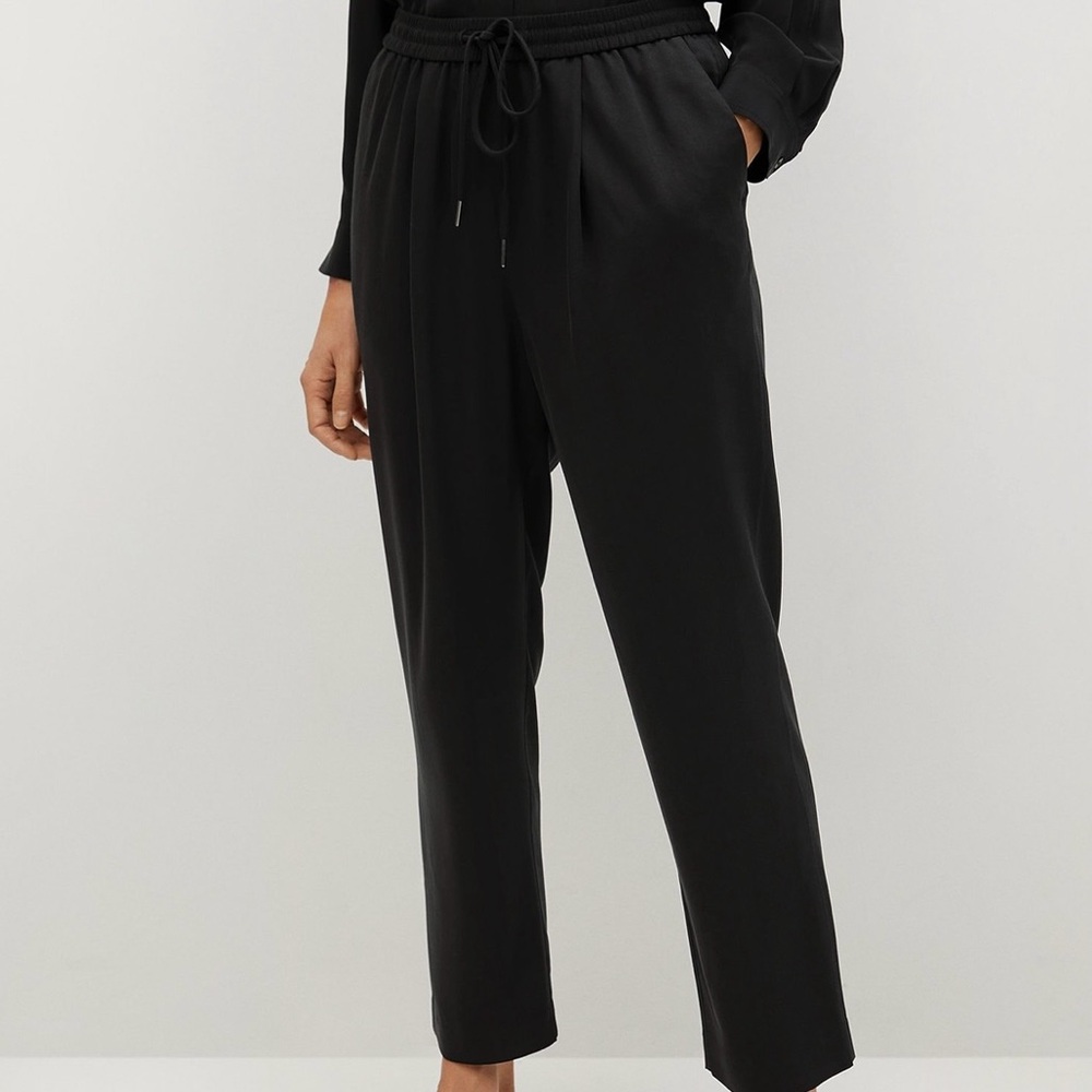 Zara Women’s Black Relaxed Drawstring Daily Joggers - Size Small